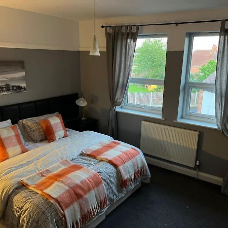 Upton Arms Hotel Понтефракт Экстерьер фото